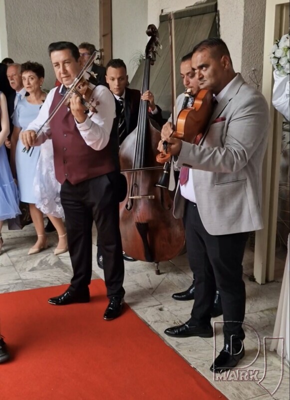 Cimbalovka na svadbe začala! Nevesta a ženích - Svadba sa konala na mieste Archíve Vín vo Vrábľoch dňa 13.9.2025 